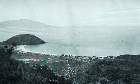 Khung cảnh nhìn từ đèo Hải Vân.