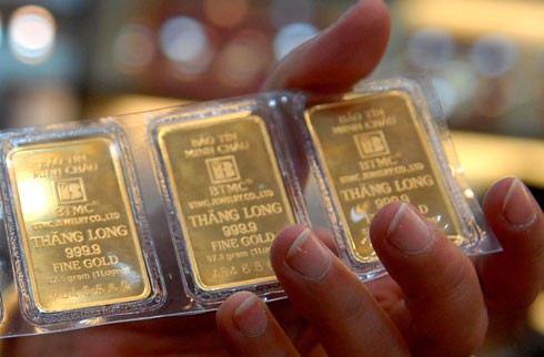 Ngân hàng Nhà nước quyết đưa vàng vào khuôn khổ bằng một loạt biện pháp, trong đó tiêu biểu là độc quyền sản xuất vàng SJC. Các thương hiệu khác vẫn lưu hành nhưng không tiếp tục sản xuất. Ảnh: AQ