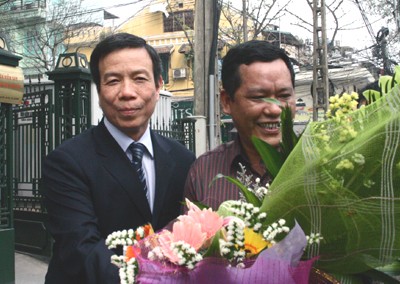 Ông Nguyễn Việt Tiến - nguyên Thứ trưởng Bộ Giao thông Vận tải được chúc mừng vì "trắng án".