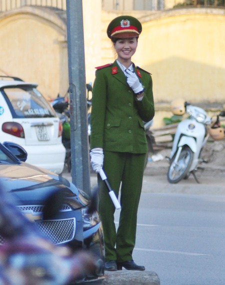 Nụ cười xinh tươi của nữ sinh D36 HV Cảnh sát