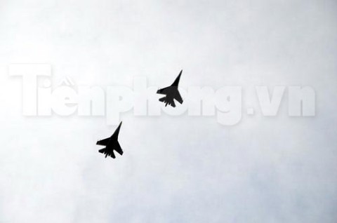 Tiêm kích đánh chặn SU-27 hùng dũng lướt trên vùng trời tổ quốc