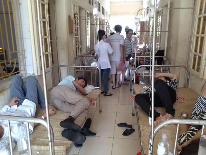 Bệnh nhân bệnh nhân có triệu chứng ngộ độc được điều trị tại bệnh viện Đa khoa huyện Tĩnh Gia
