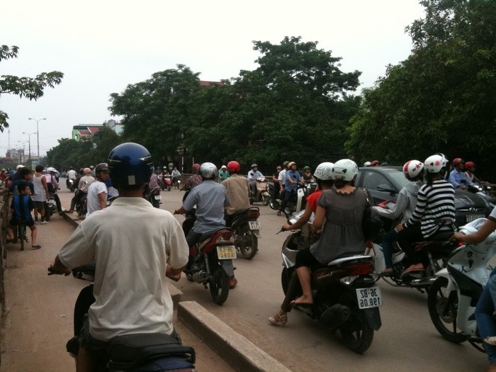 Tuyến đường Quang Trung bị ách tắc cục bộ