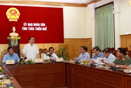 Phó Thủ tướng Hoàng Trung Hải trực tiếp chỉ đạo công tác phòng chống bão số 10 tại Thừa Thiên Huế. Ảnh: VGP/Nguyên Linh