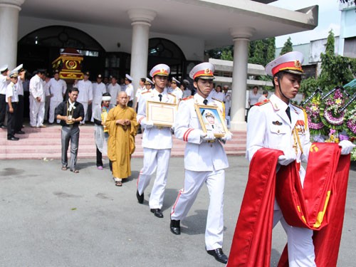 Tổ chức trọng thể tang lễ liệt sĩ Trung úy Đinh Văn Nam