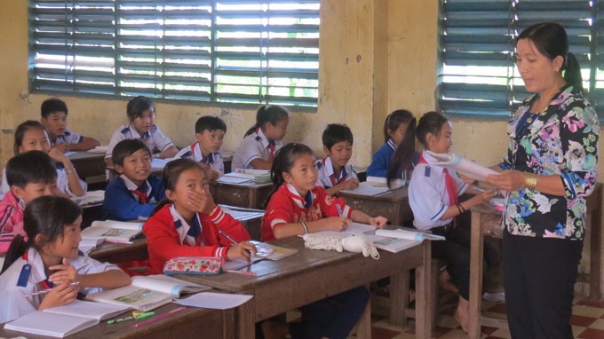Trường THCS Đa Phước, huyện An Phú thường xuyên tổ chức dạy phụ đạo cho học sinh yếu kém, giúp các em theo kịp chương trình để hạn chế bỏ học - Ảnh: Đ.Vịnh