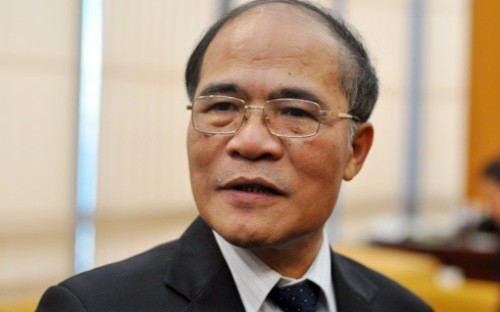 Chủ tịch Quốc hội Nguyễn Sinh Hùng