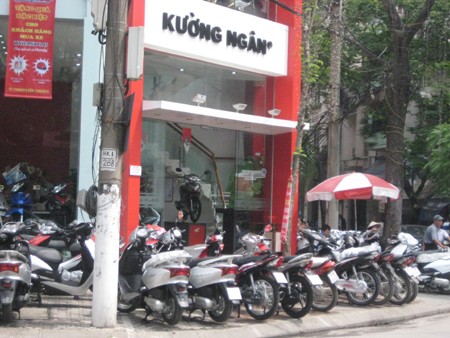 Xe máy Trung Quốc hầu như không còn ở những cửa hàng bán xe máy
