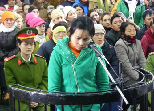 Ngoài án tù chung thân, Nguyễn Thị Quyết phải bồi hoàn toàn bộ số tiền đã chiếm đoạt cho những người bị hại