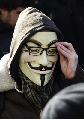 Nhóm tin tặc Anonymous đe dọa sẽ chặn mạng Internet vào ngày 31.3. Ảnh: Getty Images