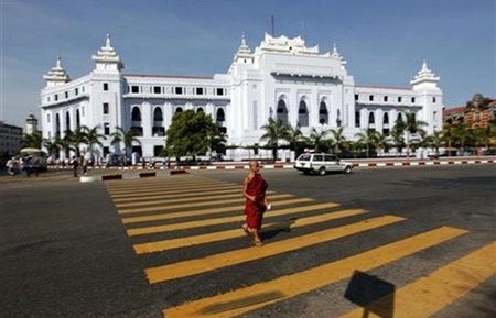 Một góc thành phố Yangon, Myanmar. Quốc gia này có thể trở thành một đối thủ nặng ký trong thu hút vốn đầu tư nước ngoài.