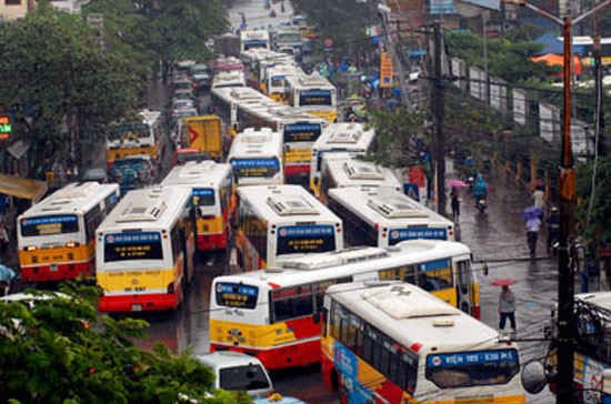 Thành phố 6 triệu dân chỉ mới có 1000 xe buýt