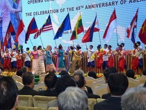 Nước chủ nhà Campuchia chào mừng Hội nghị ASEAN lần thứ 20. Ảnh: Chí Hùng/Vietnam+