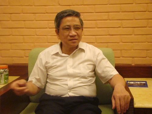 GS Nguyễn Minh Thuyết : "Không nghị quyết nào nói đến chuyện thu phí". Ảnh LD