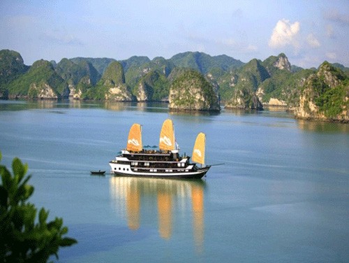 Miễn phí tham quan Vịnh Hạ Long cho du khách từ 28/4 - 1/5/2012.