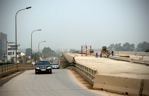 Đoạn đấu nối với cầu cạn Pháp Vân tại bán đảo Linh Đàm được hoàn thiện sớm nhất.