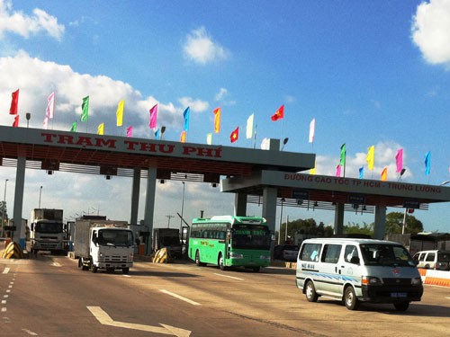 Trạm thu phí trên đường cao tốc TPHCM - Trung Lương. Ảnh: Minh Sơn/ Người lao động.