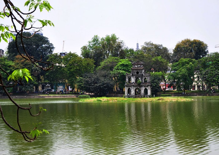 Tháp Rùa - công trình kiến trúc cổ gắn liền với lịch sử của dân tộc mang nhiều giá trị tinh thần của toàn thể nhân dân Việt Nam.