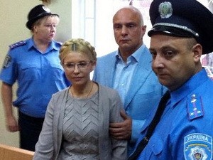Bà Yulia Tymoshenko tại tòa án ở Kiev, ngày 11/8/2011. Ảnh: AFP/TTXVN.