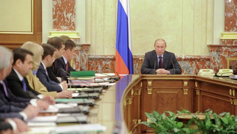 Thủ tướng Putin trong cuộc họp chia tay nội các. Ảnh: RIA Novosti.