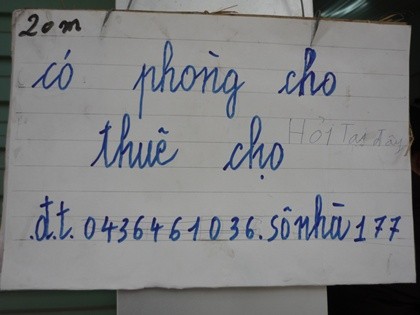 Một biển cho thuê phòng trọ bị viết sai chính tả ở Vĩnh Hưng (Hoàng Mai, HN) - Ảnh: K.V/ VTC News.
