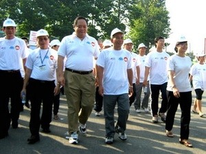 Người dân tham gia đi bộ. Nguồn: Báo Sài Gòn giải phóng.