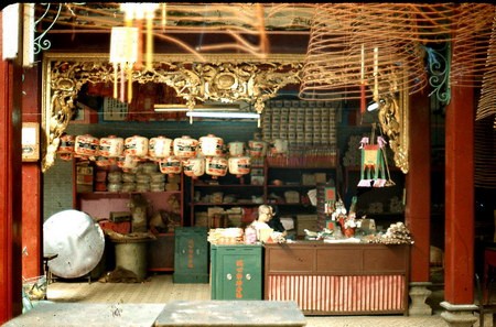 Cửa hàng của người gốc Hoa.