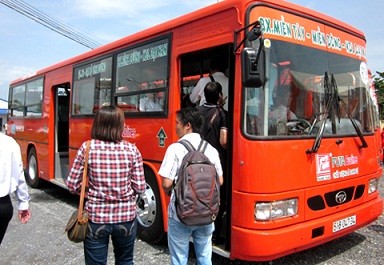 Các ngày 1 - 3/6, hành khách sẽ được sử dụng xe buýt mã số 619 lộ trình Bến xe Miền Tây - Khu du lịch Đại Nam miễn phí. Ảnh: H.C.