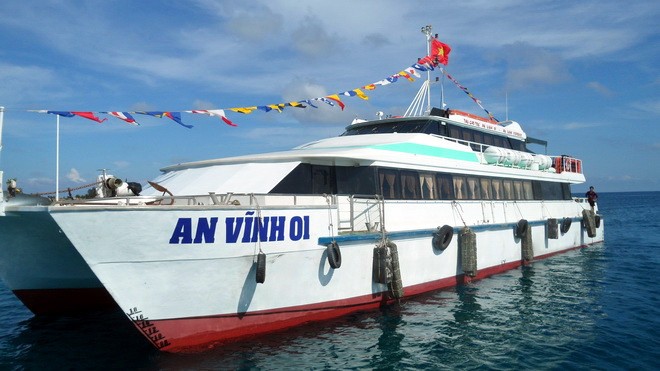 Tàu cao tốc An Vĩnh 01 đi vào hoạt động sẽ giúp cải thiện tình trạng chở quá tải hiện nay trên tuyến đảo Lý Sơn - cảng Sa Kỳ.