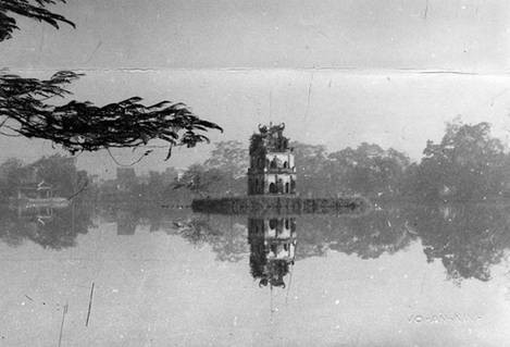 Hồ Gươm buổi sương mai (1935).