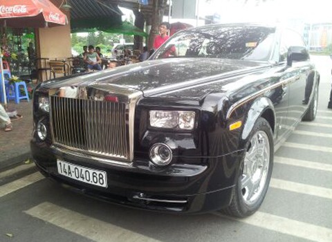 Còn đây là chiếc Rolls-Royce siêu sang phiên bản rồng thứ 3 tại Việt Nam.