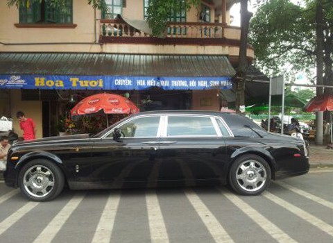 Thành phố Móng Cái hiện có 5 chiếc Rolls-Royce Phantom.