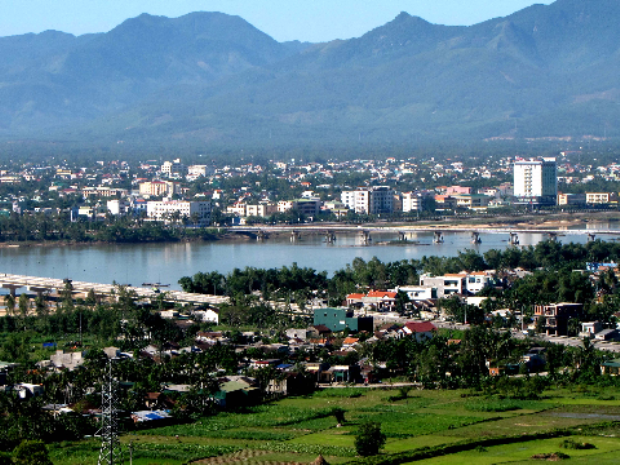 Thành phố Quảng Ngãi bên dòng sông Trà