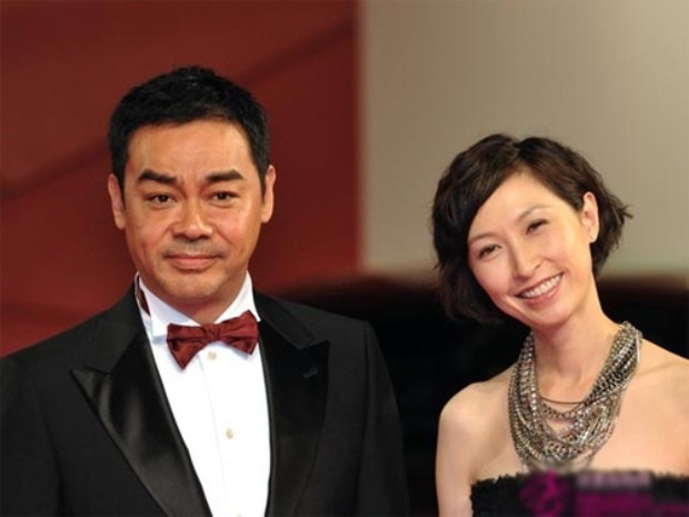 Vợ chồng Quách Ái Minh, Lưu Thanh Vân. Kết hôn đã hơn chục năm, hai người vẫn tay trong tay tình tứ mỗi khi song hành tới sự kiện.
