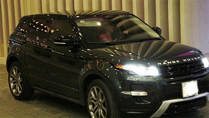 Tháng 7/2012, Hồ Hà chi 3 tỷ để sắm chiếc Range Rover Evoque