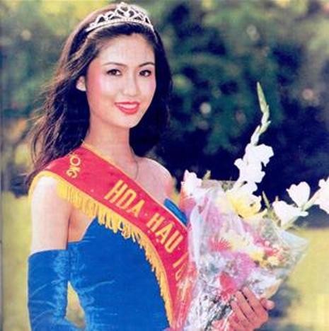 Hoa hậu Thu Thủy đăng quang vương miện hoa hậu năm 1994