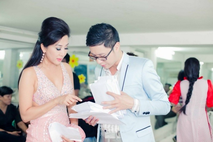 Kể từ sau chương trình Hoa hậu các Dân tộc Việt Nam 2013, Anh Quân thường bắt cặp với Hoa hậu Ngọc Diễm. Sự thân thiết và lối dẫn ăn rơ của hai người còn khiến dư luận ngờ vực họ là một cặp ngoài đời.