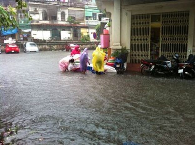 Một góc nhỏ Hà Nội trận mưa lớn gây ảnh hưởng đến người dân