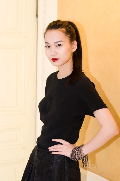 Người đẹp 21 tuổi đang khẳng định vị trí của mình trong showbiz Việt.