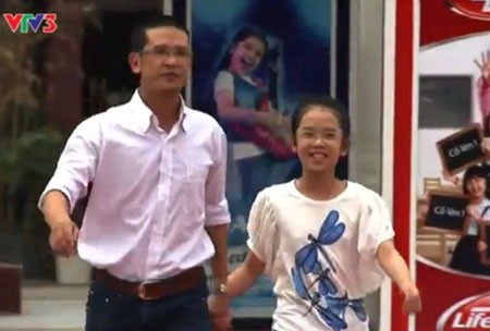 Anh Lương Quốc Thái và con gái Lương Thuỳ Mai trong cuộc thi The Voice Kids.