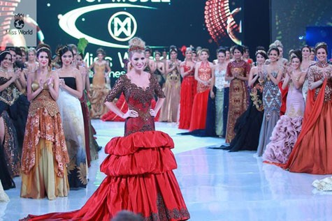 Top 5 Model của Miss World 2013 còn có những đại diện đên từ Mỹ, Pháp, Ukraine, Brazil: Đại diện Mỹ - Olivia Jordan ở vị trí thứ 2