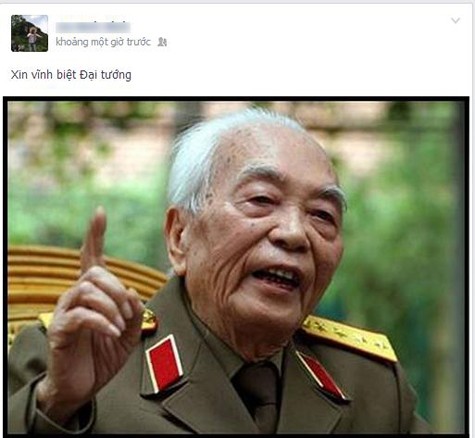 Một thành viên nói lời chào cuối cùng với Đại tướng Võ Nguyên Giáp