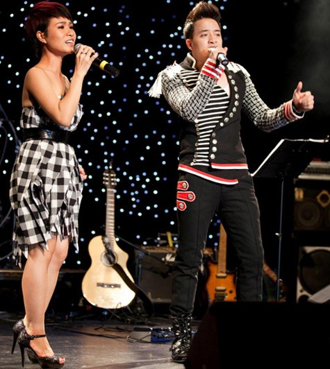 Uyên Linh và Cao Thái Sơn song ca trong một show diễn tại nước ngoài