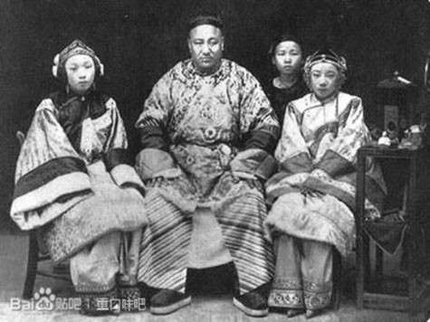 Nhưng trên thực tế, một gia tộc bề thế của Trung Hoa thời nhà Thanh trông như thế này...