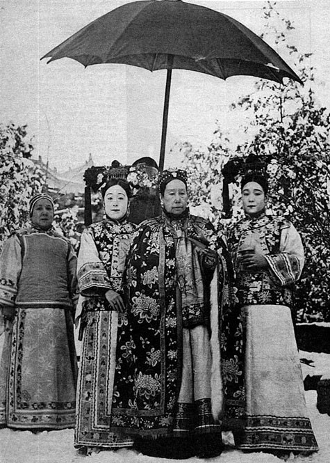 Ngắm rõ nhan sắc Từ Hy thái hậu danh tiếng của lịch sử Trung Hoa