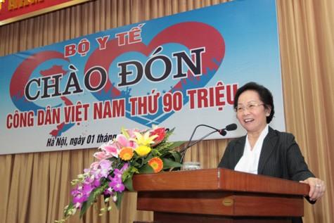 Phó Chủ tịch nước Nguyễn Thị Doan phát biểu chào mừng công dân Việt Nam thứ 90 triệu.
