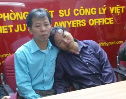 Ông Nguyễn Thanh Chấn và vợ