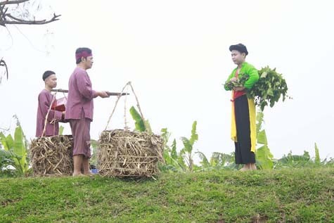 Cách đây không lâu, danh hài Vượng Râu cũng chia sẻ một số hình ảnh hậu trường của phim Hài Tết 2014 "Kỳ Phùng Địch Thủ 2" với sự xuất hiện của nghệ sĩ Quang Tèo