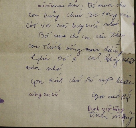 Bức thư của 'giáo sư' Xoay - Đinh Tiến Dũng viết gửi bố lúc anh 4 tuổi.