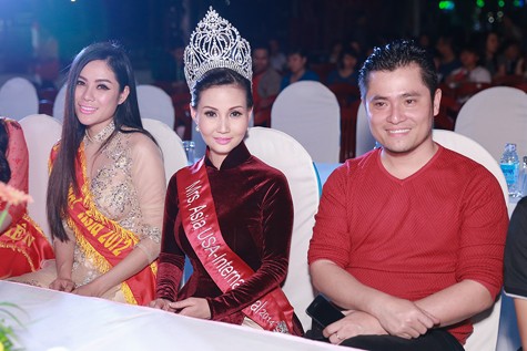 NTK Nhật Dũng và Hoa hậu quý bà châu Á tại Mỹ cũng đến tham gia ủng hộ chương trình.